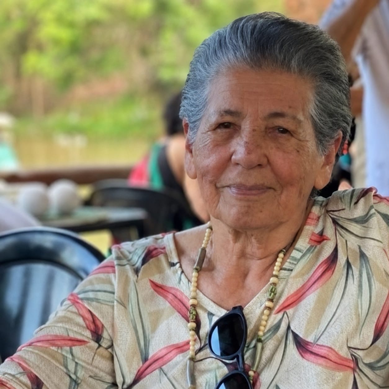 Jacinta, a aniversariante, sorrindo